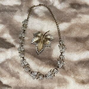 Sarah Coventry leaf necklace and brooch Set